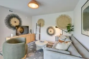 Chic Birmingham Vacation Rental with Shared Pool! - Mountain Brook