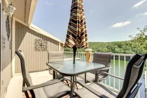 Walk to Pool and Lake Cozy Osage Beach Condo - Damsel