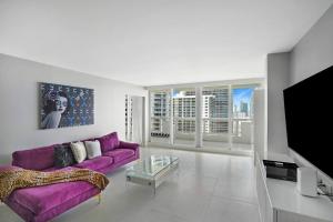 Higher Love! Water Views and Cool Vibes