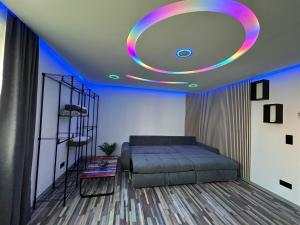 Modern Apartments Neuburg T - TOP - 2 Zimmer, Badewanne, Balkon, Parkplatz, Küche, Wi-Fi, TV