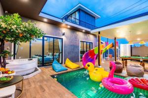 White Cloud & Brown Sand Luxury Pool Villa Cha-Am