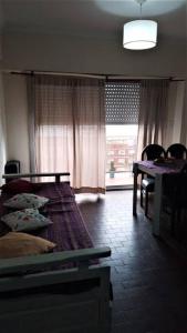 AMBIENTE LUMINOSO Y CÓMODO EN ZONA ALDREY-GÜEMES