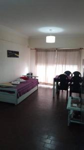 AMBIENTE LUMINOSO Y CÓMODO EN ZONA ALDREY-GÜEMES