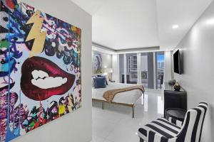 Funkin Fabulous! Water & City Views! 4BR