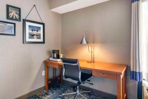 King Room room in Four Points by Sheraton Bangor