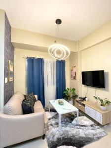 * *S Urban Dreamscape