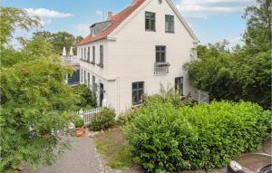 Stunning Apartment In Svaneke With Wifi