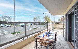 3 Bedroom Cozy Apartment In Pescara