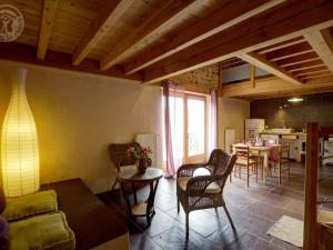 Maisons de vacances Gite Saint-Romain-d'Urfe, 3 pieces, 4 personnes - FR-1-496-189 : photos des chambres