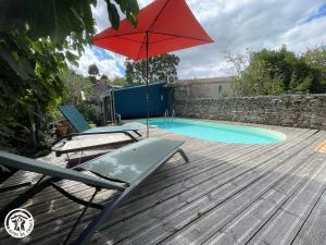Maison rénovée avec jardin, piscine chauffée et wifi à Mareuil-sur-Lay - FR-1-426-537