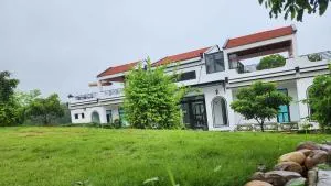Mây Trắng Farmstay Villas Venuestay - Xóm Cầu Rồng