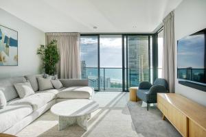 Broadbeach Exclusive - Sky High Luxury at Oracle