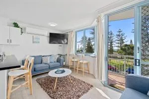 Beachfront Bliss at Kirra Beach with Pool - Coolangatta
