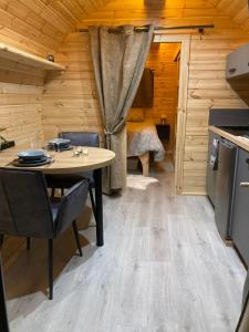 Chalets Gite Tonneau Insolite : photos des chambres