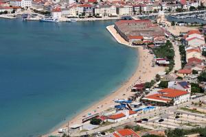 Seaside apartments with a swimming pool Pag - 17752 