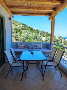 Seagulls - Within walking distance from sea!