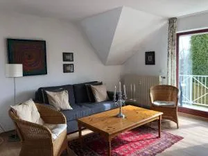 Ferienwohnung-Jim-Knopf-mit-Balkon-zwischen-Strand-Wald-Wiese-im-Suedosten-der-Insel-Ruegen - Götemitz