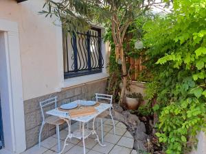 Maisons de vacances Le Cottage de Sainte Valiere (Jacuzzi et terrasse ) : photos des chambres