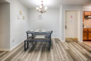 Spacious 3BR, 2BA Condo near Medcenter & NRG