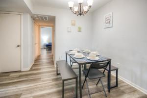 Spacious 3BR, 2BA Condo near Medcenter & NRG