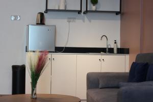 SUMMER SUITES APARTMENT-The Summer Shopping Mall