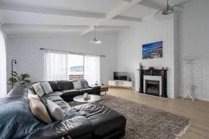 'Bella Bellerive' Grand Lookout Close to Beach - Bellerive