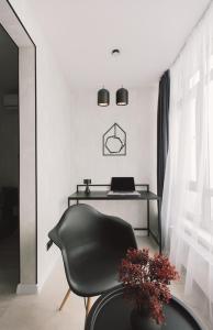 Квартира з панорамними вікнами на озеро