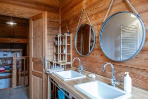 Chalets La Graviere : photos des chambres