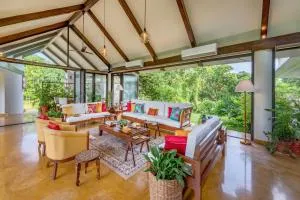 SaffronStays Elderflower - Vāshi