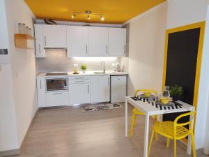 The Yellow Urban Escape