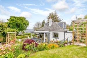 Double Room with Mountain View room in Urquhart Bay B&B