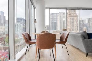 Loop 2br w lounge gym nr Chicago Riverwalk CHI-959