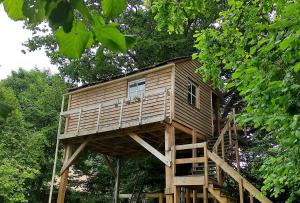 Sejours chez l'habitant Maisonnette perchee au coeur de la nature : photos des chambres