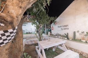 RedDoorz near Terminal Pasir Hayam Cianjur