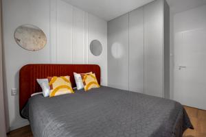 Kasprzaka 29A Business Apartments N2 - Parking, Balcony, Targi Expo - by Rentujemy