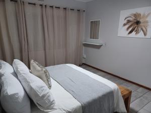 11 Debonair Self Catering Apartment