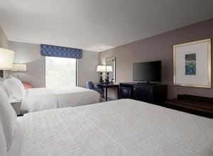 Room with Two Queen Beds - Non-Smoking room in Hampton Inn & Suites Arundel Mills/Baltimore