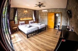 Grandfather Khaolak Resort