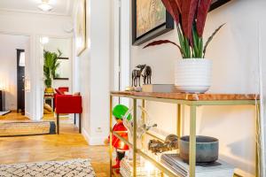 Appartements Stylish Modern Apartement - Art, Design, Garden, Villa des Ammonites : photos des chambres
