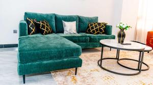 Staroot Charm 2BR Yaya center, Kilimani