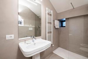 TWO TOWERS-Ramaglianti & Belfredelli