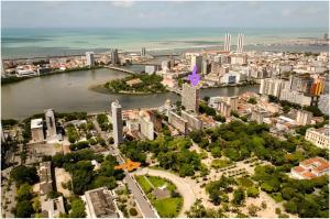 Aconchegante, ótima localização e vista para o mar