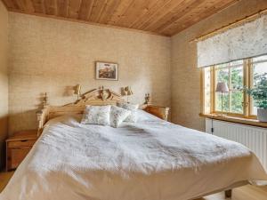 Chalet Korpstigen Älgen by Interhome