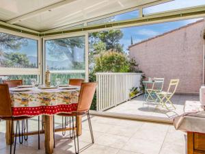 Maisons de vacances Holiday Home Les Hauts de Palayson by Interhome : photos des chambres