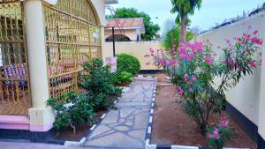 Lux Suites Mtwapa Holiday Home