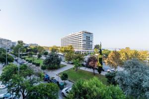 City Moon by halu! Seafront 3-bedroom apartment