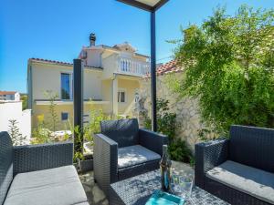 Holiday Home Aurora by Interhome