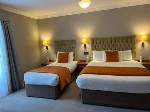 Standard Twin Room room in Western Hotel