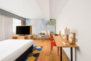 Superior King Room room in Cairn Hotel Newcastle Jesmond - Part of the Cairn Collection