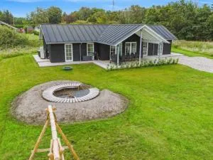 Holiday Home Bryngeir - 750m from the sea by Interhome - Anholt